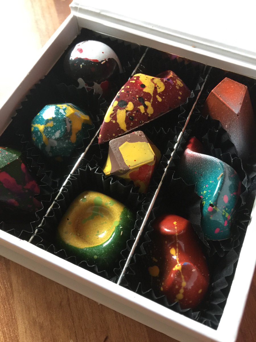 darkchocolat88's tweet photo. When your #chocolate arrives looking like this, you know its going to be a good #review @chocolat_story #beautiful #chocolates https://t.co/5VwGeynk9C