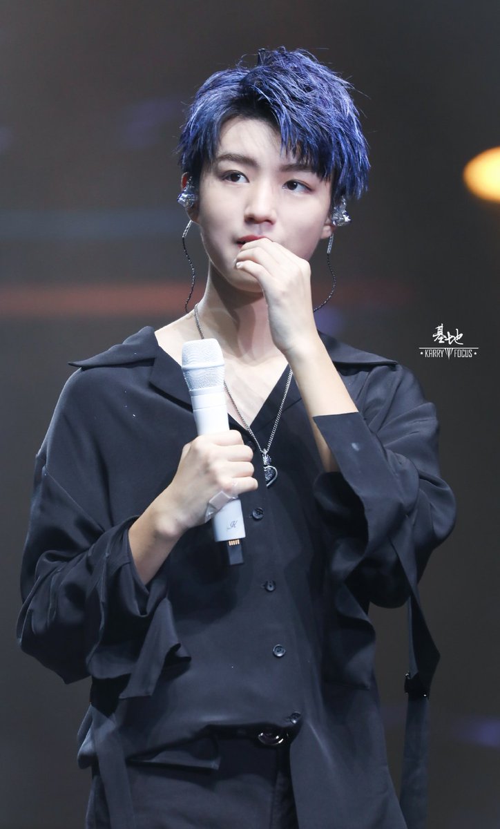 tf_wangjunkai's tweet photo. @KarryWangVN đây là tài khoản của fanpage VTK-TFBOYS 
còn nick này là nick cá nhân không hề liên quan đến fanpage 😇
#TFBOYS四周年AliveFour 😘 https://t.co/pgJnpOIWSL