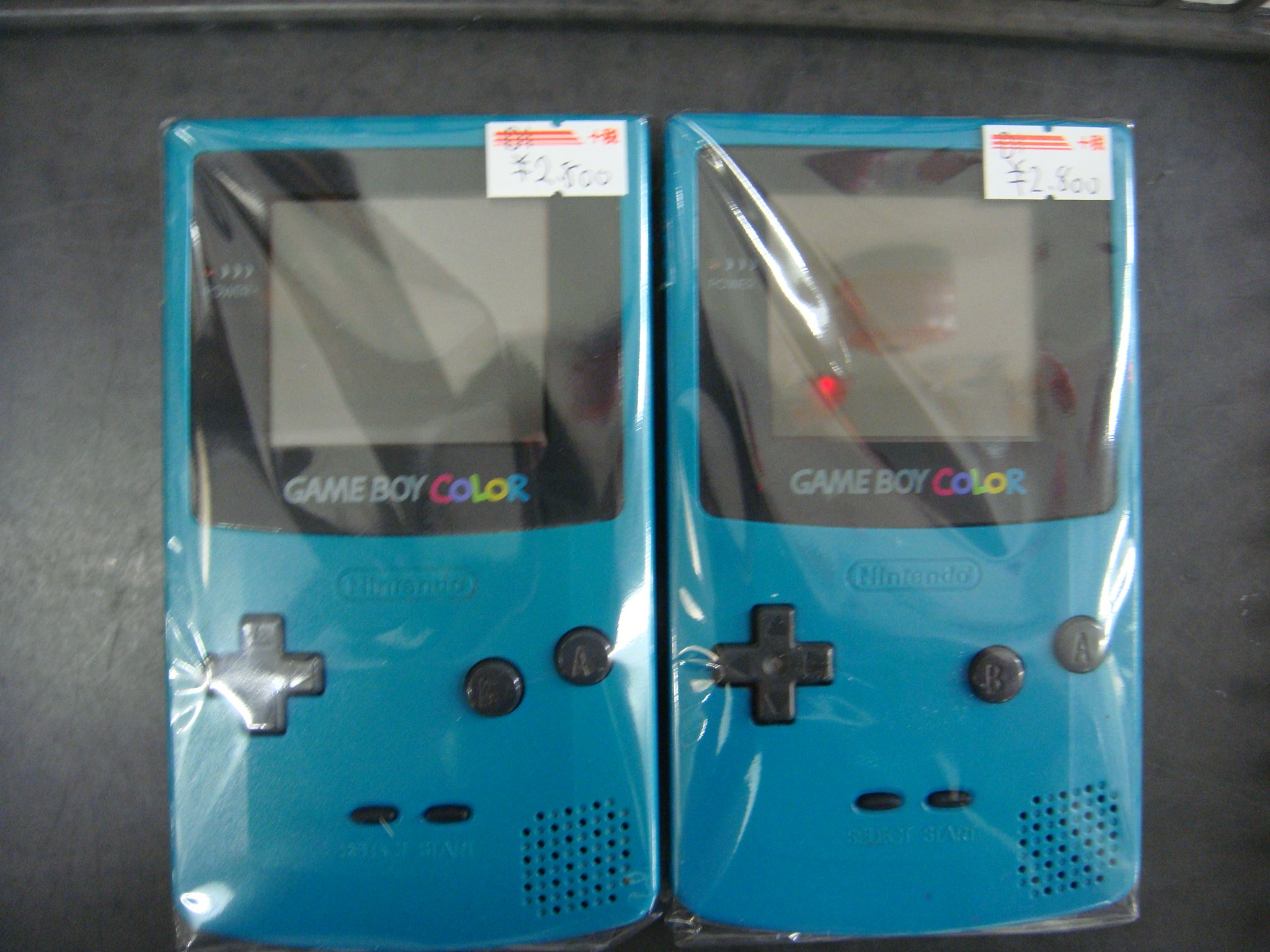 レンタルショーケース Cubestyle D1caseに入荷 ゲームボーイカラー3台 ゲームボーイポケット パロディウス ワンピース 北斗の拳 ロックマン ポケットモンスター緑 T Co Dubrcztfng Twitter