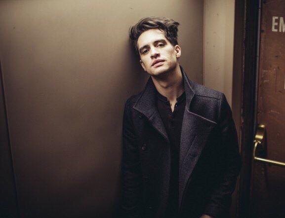 asummersoldier's tweet photo. ilah mısın silah mı @brendonurie https://t.co/4ydyK6kGM5