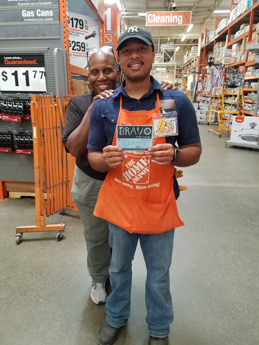 117Met's tweet photo. Bravo Tristen. Thank you for your continued partnership. #METstore117 @ginger_coleman  @cet99e @METGaryF https://t.co/b7K76MJBm1