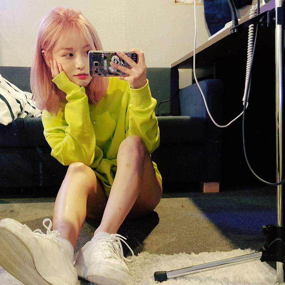 kasperintl's tweet photo. [Kasper on FB] I did it. Short hair. Kiu-ssaem worked hard.... Since I kept talking because I was nervous.. https://t.co/jsWjYrwE5M