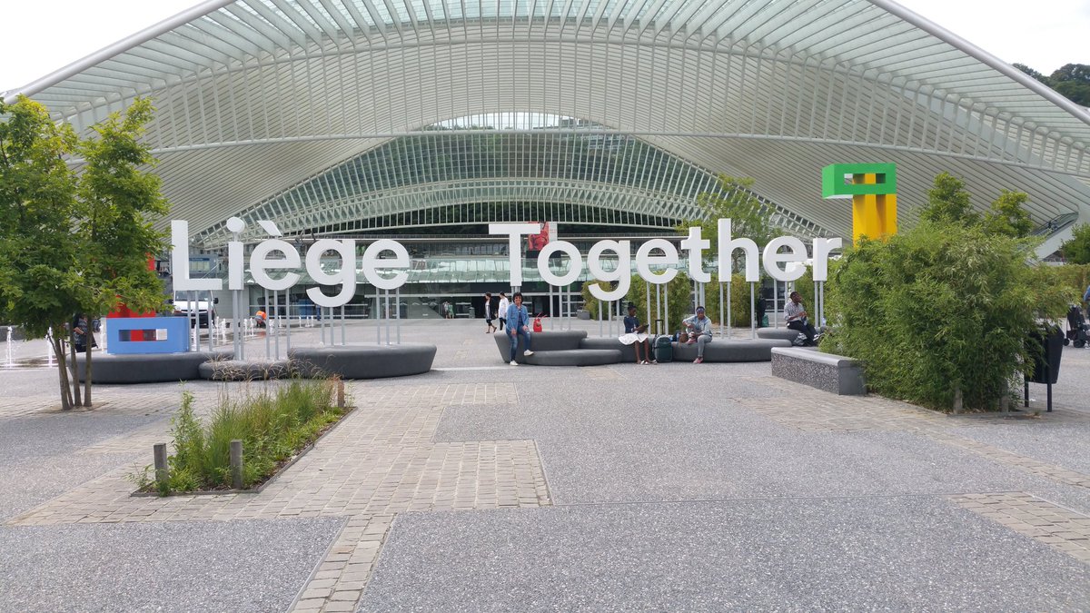 Bonjour les terriens excellente journée à vous tous bisous # Liège Together # la gare de Liège Guillemins good morning, buongiorno a tutti