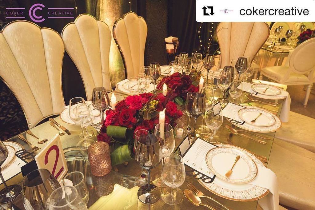 gigshire's tweet photo. So much beauty in one picture. 😍😍😍
#Repost @cokercreative ・・・
We opted for fresh masculine floral arrangements to … https://t.co/kyUR9nPfh9 https://t.co/HwZoMULPTk
