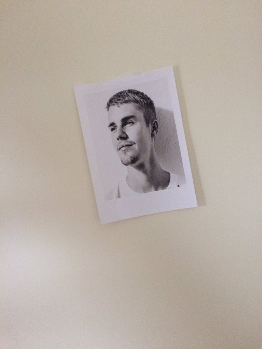 daddyisjustin's tweet photo. I had to .. #FRIENDSTODAY https://t.co/chm3WxubY1