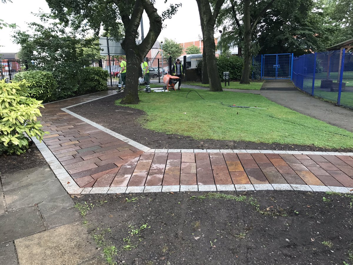 marzy120's tweet photo. Maizys Memorial Garden pathway @RScottPrimaryThanks @tmbc_highways @CllrKieranQuinn Prelims all done Cabins up Diggers ready, Go!@zoelemon4 https://t.co/NJiS6TPK0D