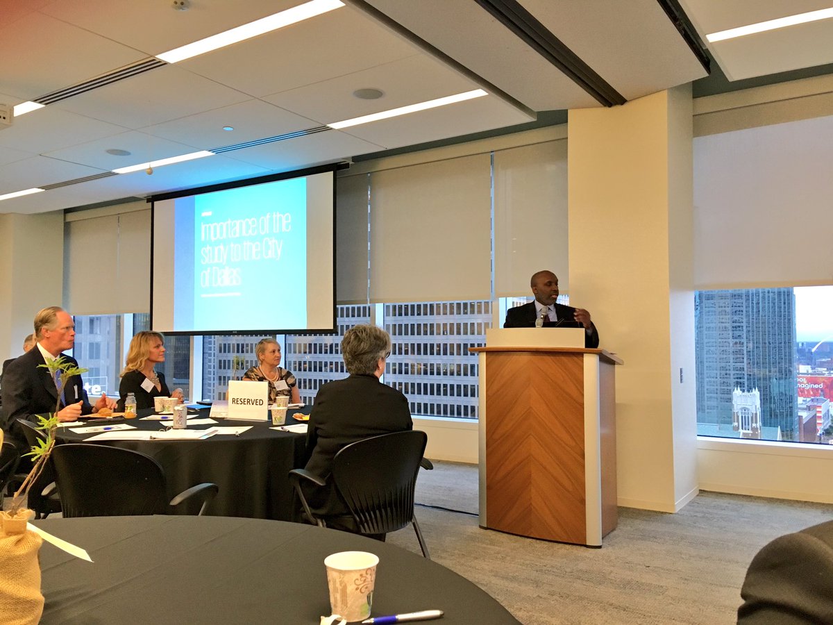 DRCpublicpolicy's tweet photo. @texastreesfoundation releasing new study on @CityOfDallas as urban heat island. Great people/orgs here to make Dallas better! #CoolDallas https://t.co/38lNkGt8hf