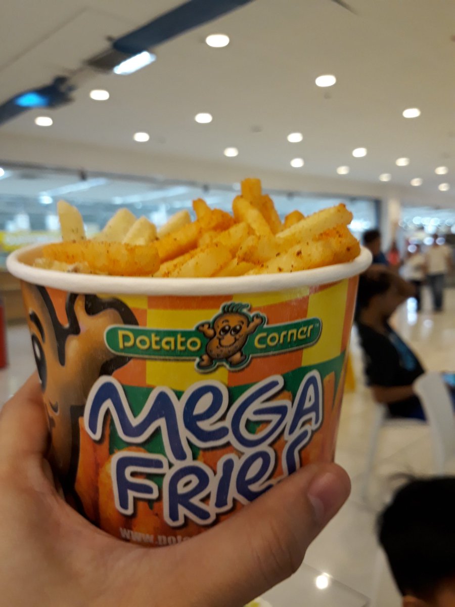 Emmylisaya's tweet photo. Fries before guys 🍟 https://t.co/WHTt9iCtsJ