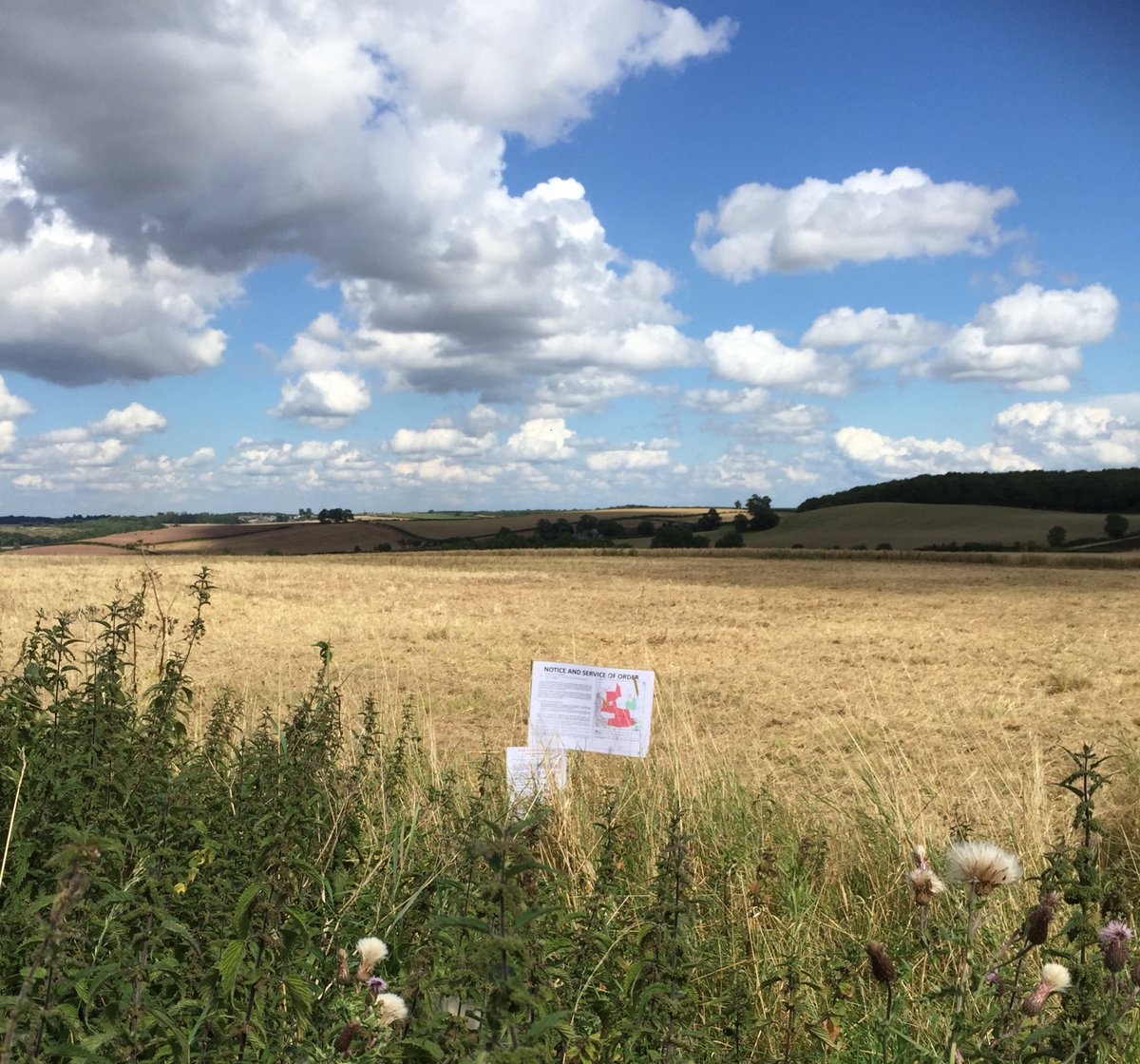 dont_frack's tweet photo. How do we rebuild relationships with the community?I know, let's put in an injunction notice facing a residents garden wall 🤔 #FrackoffIneos https://t.co/tqdTDNhfFm