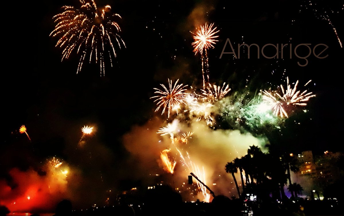 Amarige1970's tweet photo. #Almuñécar termina sus fiestas 2017 @VisitAlmunecar #verano #fuegosartificiales #cohetes #summer https://t.co/U4lYFsYpKI