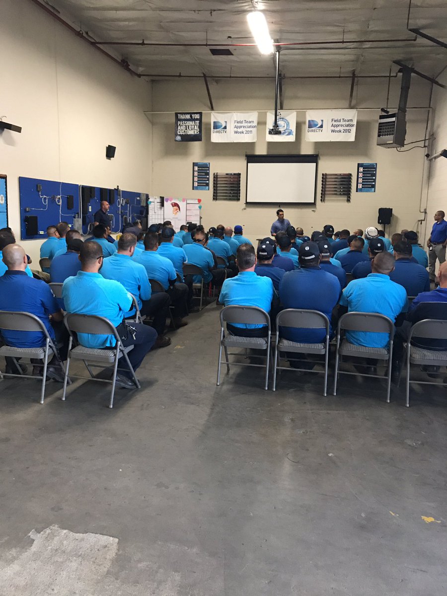 brittbodyc's tweet photo. Meeting the garage!!!! #TechTeam #ToPCrew #GLAdiators @kdavies_ihx @MartinCrump_24 https://t.co/dF7mMxk6xD