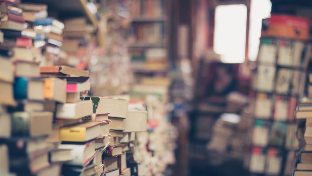 CreateHype's tweet photo. From Seth Godin to Guy Kawasaki, here's our list of the top 5 #books on #branding via @Converge_NE https://t.co/PAQaYTP2tD https://t.co/TfvRK1GY8b