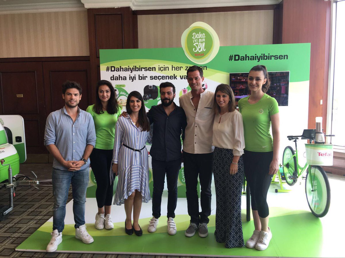 FormatCAgency's tweet photo. Tefal için yarattığımız ''Daha İyi Bir Sen'' konsepti her yerde! 👊🏻
#groupseb #alpkırşan #dahaiyibirsen #tefal https://t.co/4x8P65sAwu
