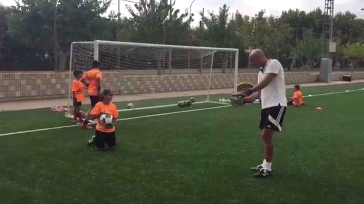 raneroficial's tweet photo. ✳️DEPARTAMENTO TÉCNICO:"Navarro se incorpora como máximo responsable del Entrenamiento de Porteros". ¡¡BIENVENIDO!!#PasiónVerde💚❤️💙 https://t.co/pstBSBbaYC