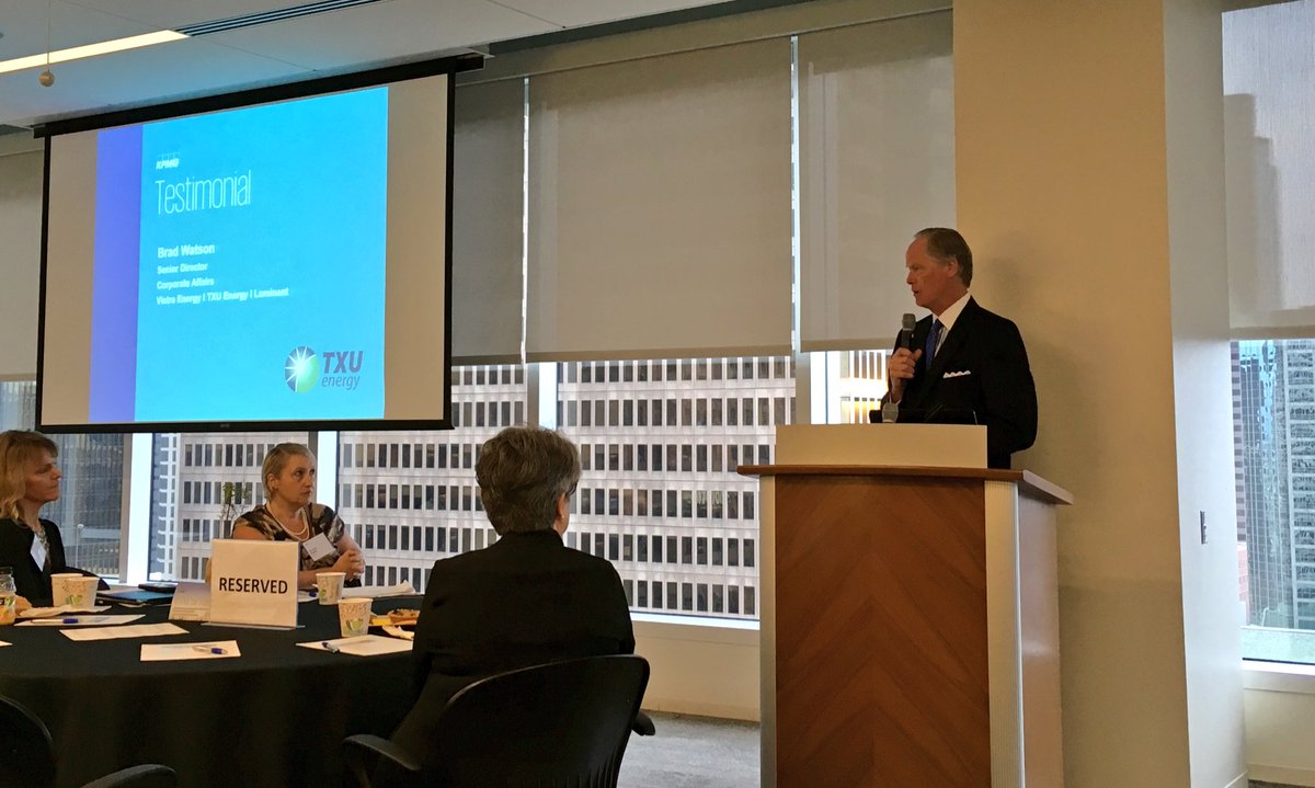DRCpublicpolicy's tweet photo. @VistraEnergy's Brad Watson discussing the 5+ year relationship w/ @texastreesfoundation to make @CityOfDallas more green! #CoolDallas https://t.co/6KdxbaMeTk
