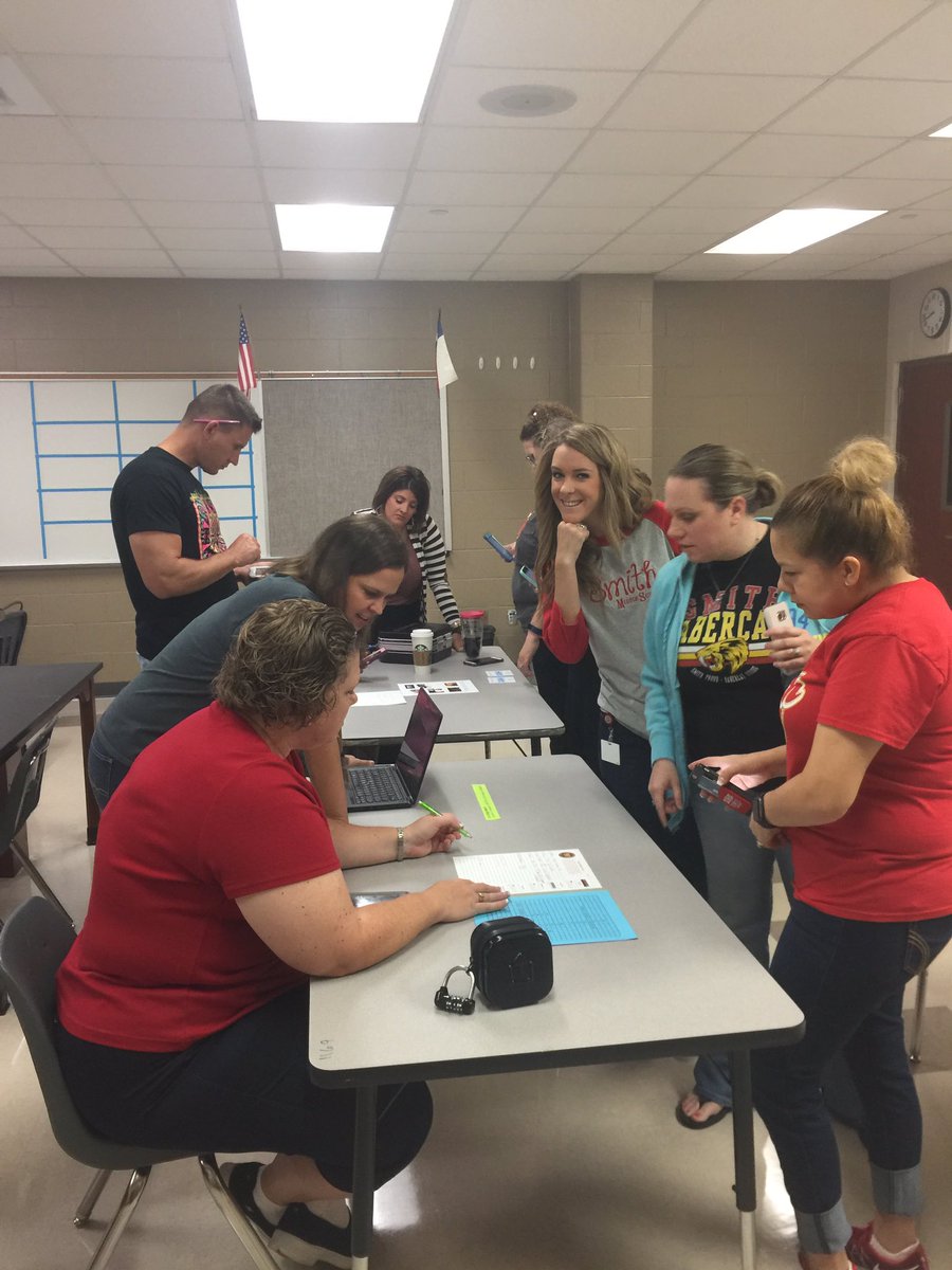 mrspless755's tweet photo. Intense focus for today's Escape Room by the @SmithMS_CFISD Math Team! #teamworkmakesthedreamwork #werockedit https://t.co/vRP3csmhqy