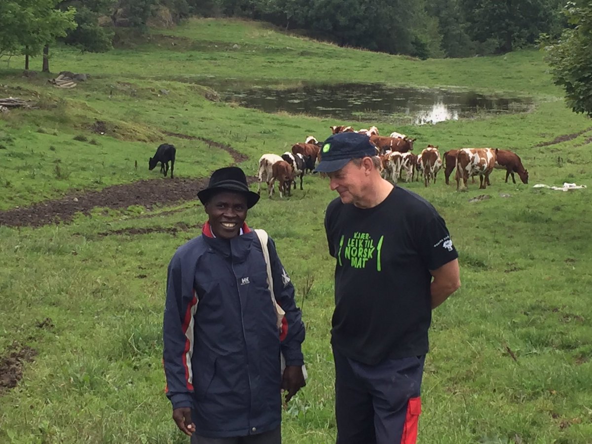 Kisilu &amp; Erik Fløystad maner til global BONDE-KLIMA-KAMP @ArendalsUka <a href="/NorgesBondelag/">Norges Bondelag</a> <a href="/DevelopmentFund/">Utviklingsfondet</a> <a href="/Spireorg/">Spire</a> <a href="/Klimaalliansen/">Klimavalgalliansen</a> <a href="/kgfloystad/">Kåre Gunnar Fløystad</a>