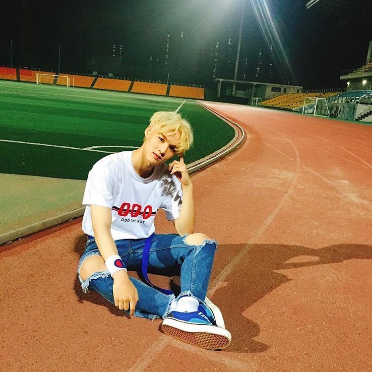 HEYSEJUN's tweet photo. #DailySejun https://t.co/Ov4vy0nyEr