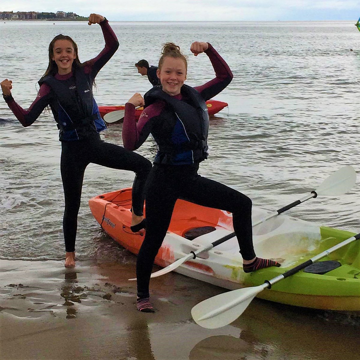colwynnetball's tweet photo. Round up of last night on our news page: https://t.co/vWuL6wXTei #colwynnetball #bbqonthebeach #kayaking @CBayWatersports @Gems_Cakes https://t.co/hBiUxNoirp