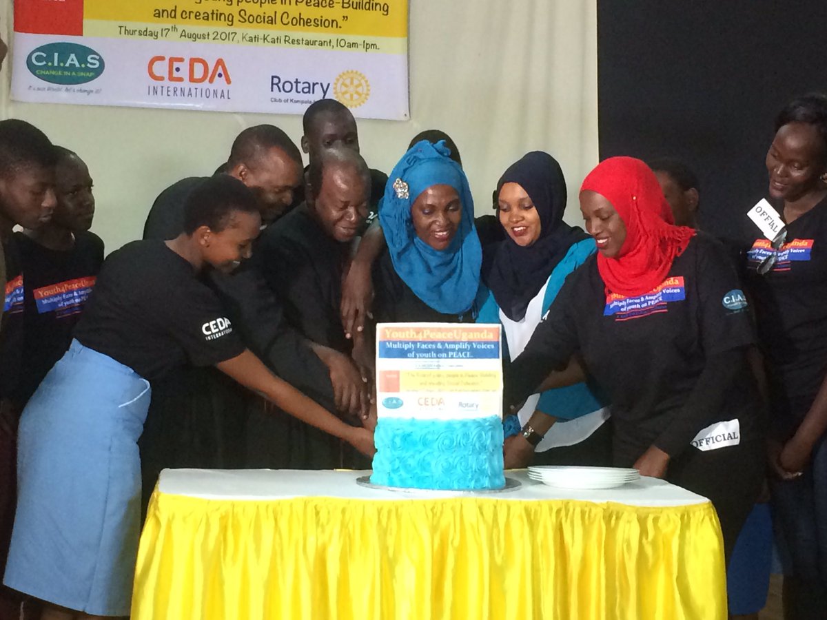 ReigniteAfrica's tweet photo. Cake cutting 😋led by @rehmah1 #KFIP #peace #Youth4PeaceUg @KAICIID @PeaceJam @Wazy_Kasim #CIAS https://t.co/iFS4AoPNlo