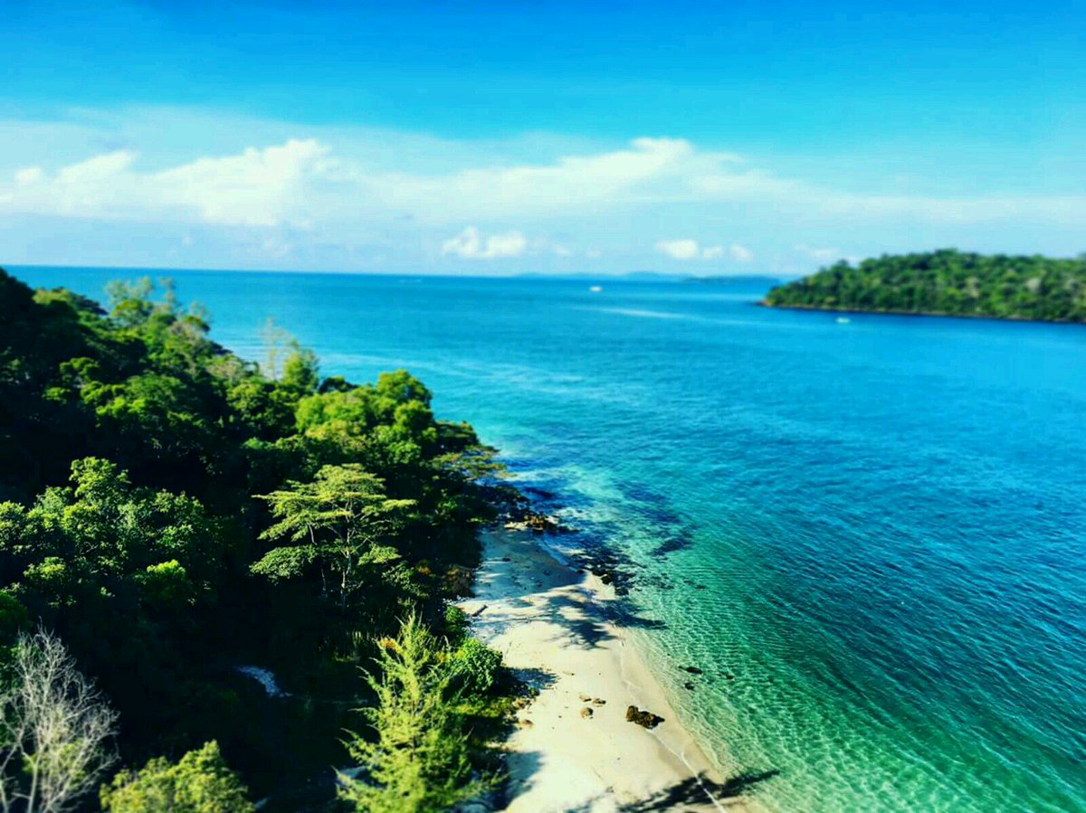 FX_PP's tweet photo. Snake island, Sihaknoukville #RatherBeThere https://t.co/F6jXZEgnEH