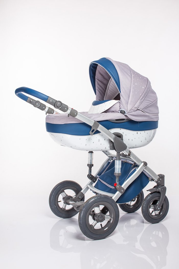 Unsere #Kinderwagen werden in renommierten Schweizer Designstudio in Genf entworfen. 

goo.gl/Vb5AeA

#Kinderbuggy #Kinderautositz