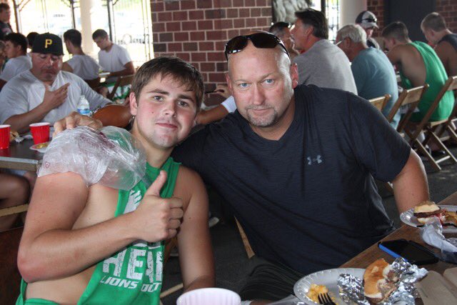 coachjoerossi's tweet photo. Dad's Day 2017. Thankful to be able to spend time during camp with some loved ones. Oklahomas with a little more juice in front of pops. https://t.co/winyHwwP54