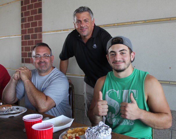 coachjoerossi's tweet photo. Dad's Day 2017. Thankful to be able to spend time during camp with some loved ones. Oklahomas with a little more juice in front of pops. https://t.co/winyHwwP54