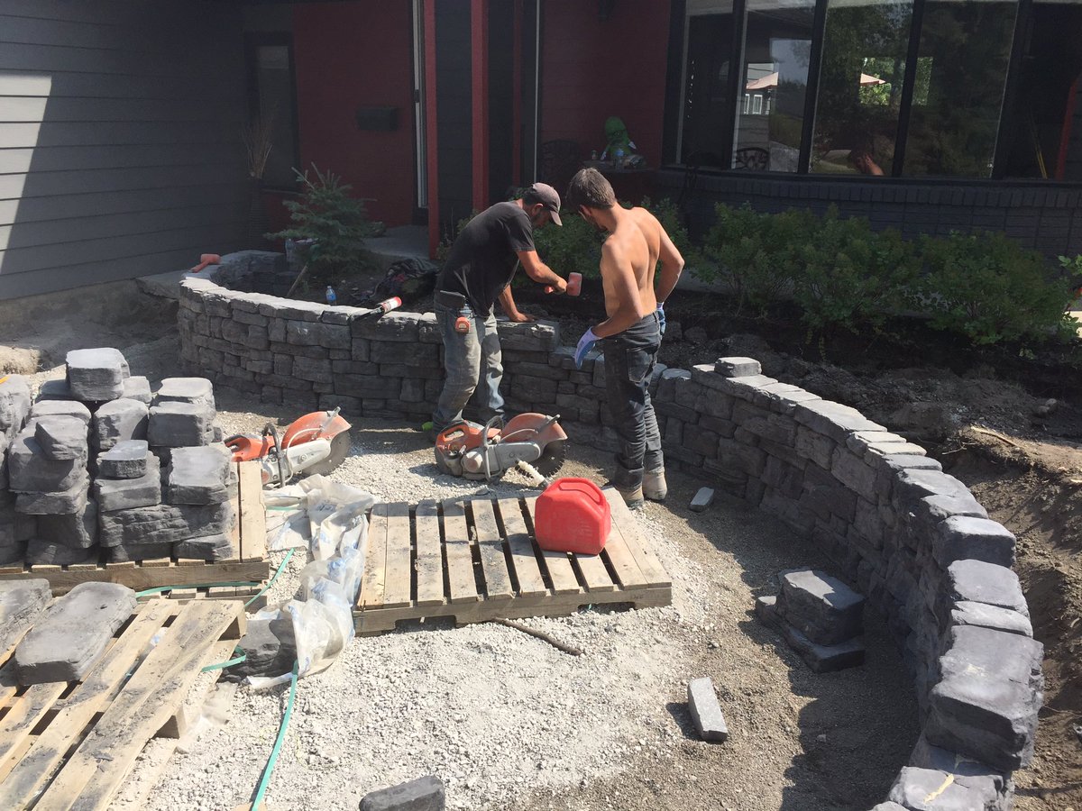 CityGreenYYC's tweet photo. The crew is artistry magic. #landscaping #gardenscapes https://t.co/bsEoJZr970
