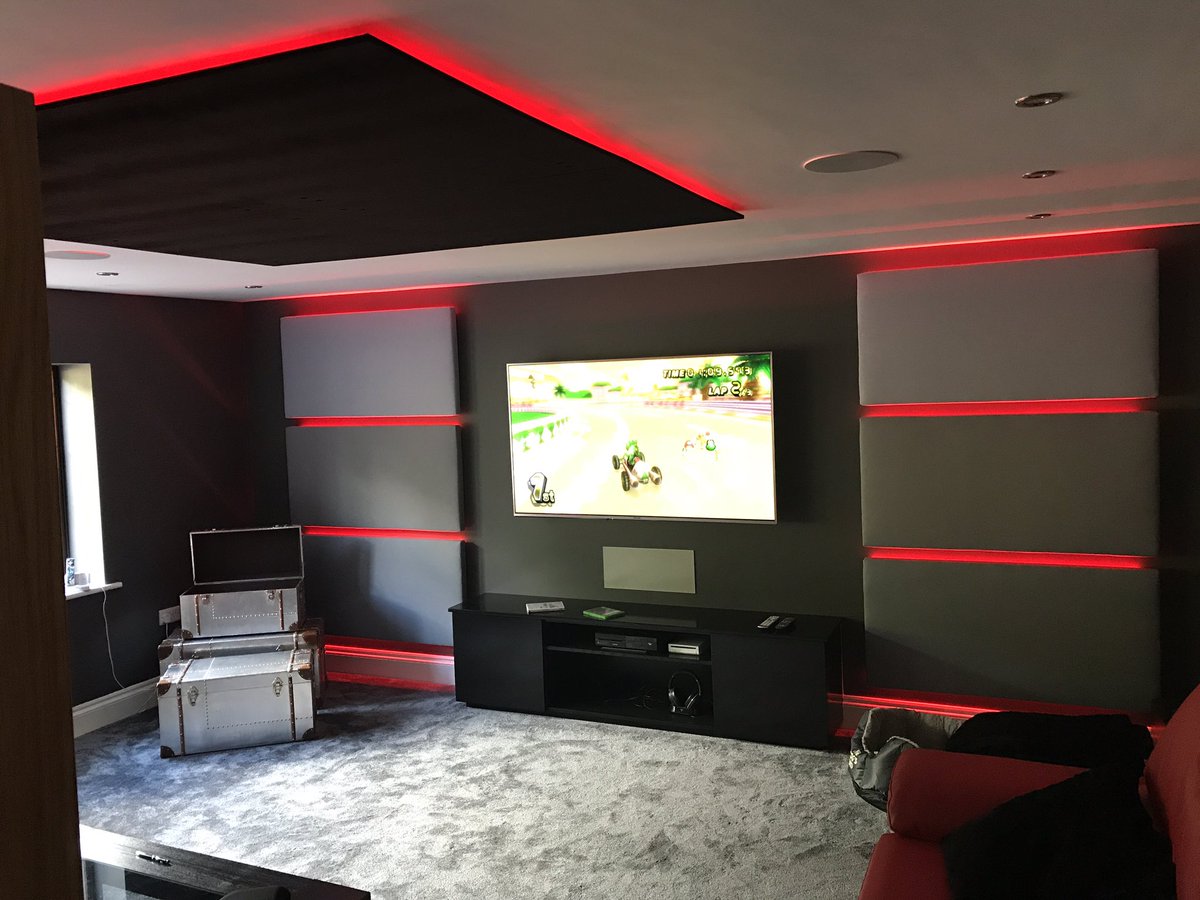 CollingwoodDE's tweet photo. Bild von unserem #Elektriker - Kinoraum mit Beleuchtung von #CollingwoodDE #LED #Downlight #LEDStreifen #MarioKart #Kino #Familienhaus https://t.co/TsKnzaWVrJ