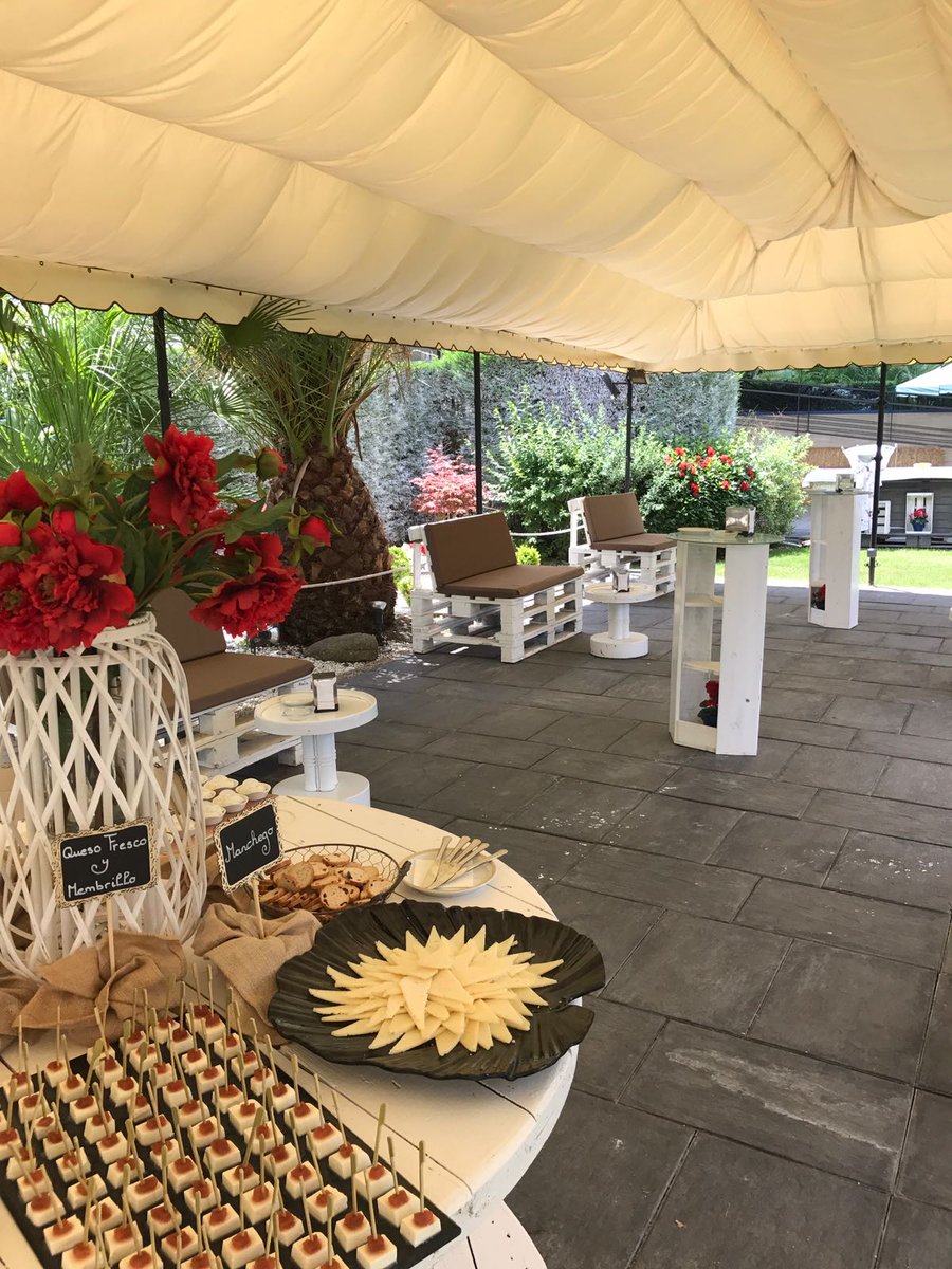 PradodelArca's tweet photo. Un buffet de quesos en nuestro jardín zen puede ser el toque especial que esperabas darle a tu enlace, ¿verdad? ¡Te esperamos! 925807600 https://t.co/ecIS9rC5m2
