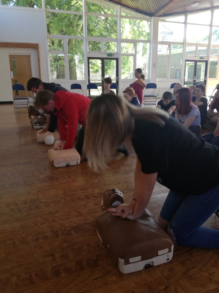 InspiraLizzieF's tweet photo. CPR #stayingalive https://t.co/l1AYvG3t7C