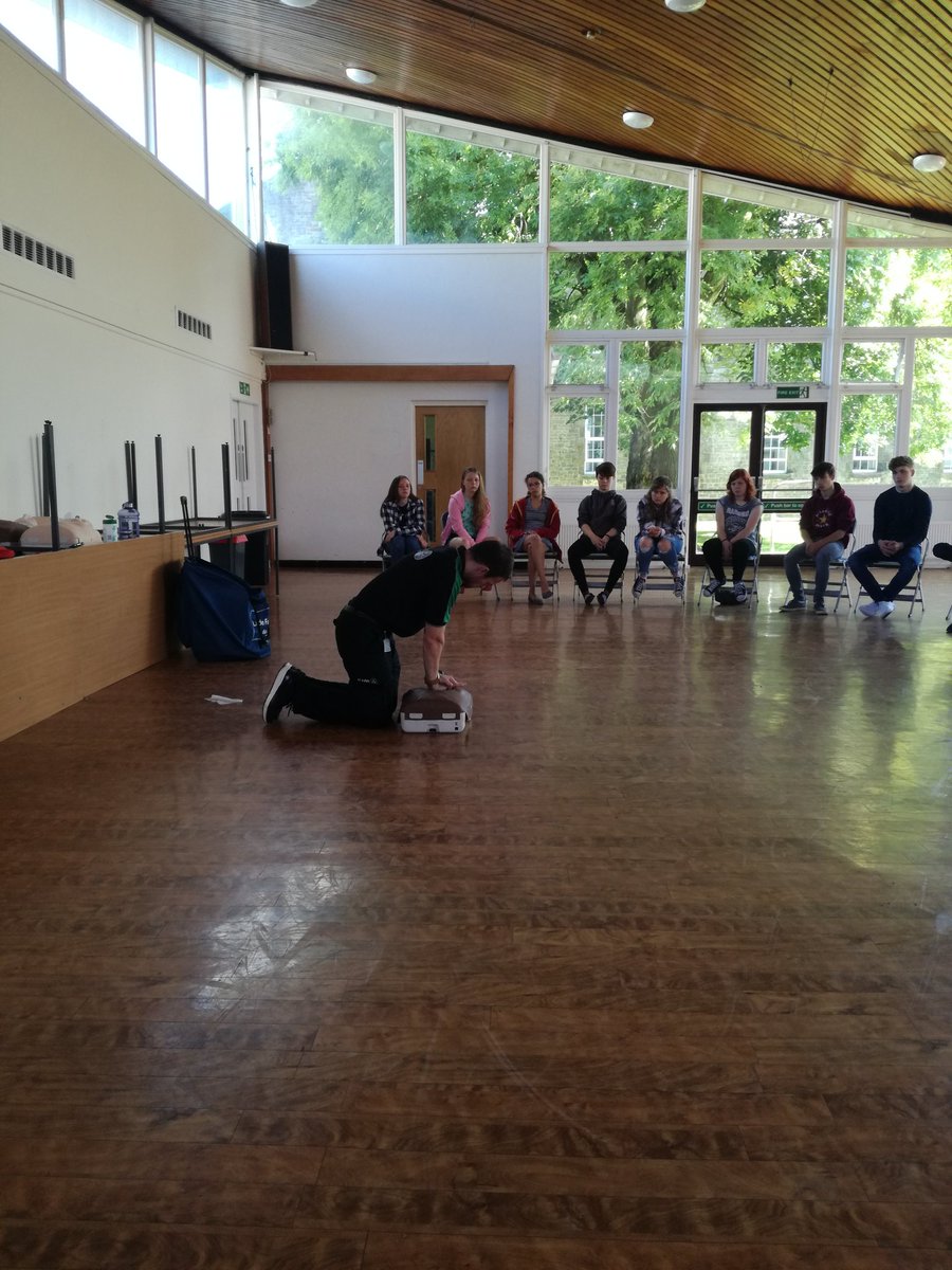 InspiraLizzieF's tweet photo. CPR #stayingalive https://t.co/l1AYvG3t7C