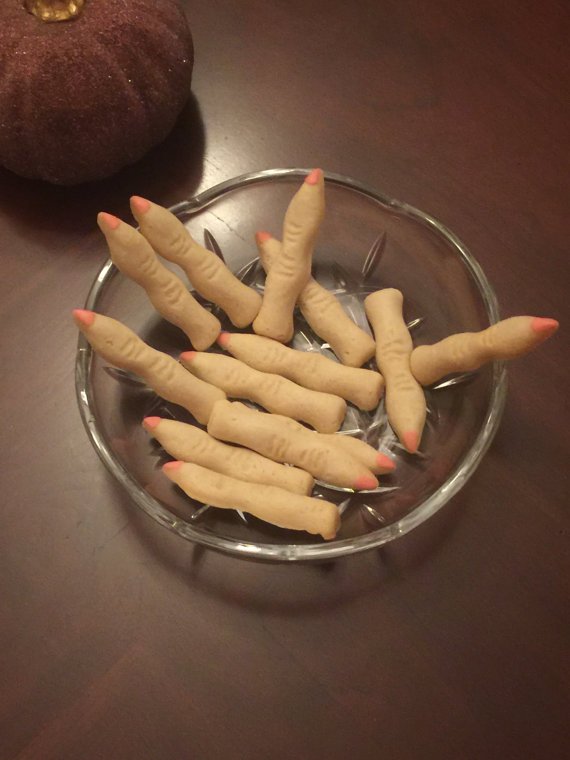 CatDKnits's tweet photo. 👻Two Dozen Finger #Cookies #HalloweenCookies #HalloweenParty #SugarCookies #SpookyDessert by CatDKnits https://t.co/73xcV77Ojh https://t.co/IWhvYzOeOv