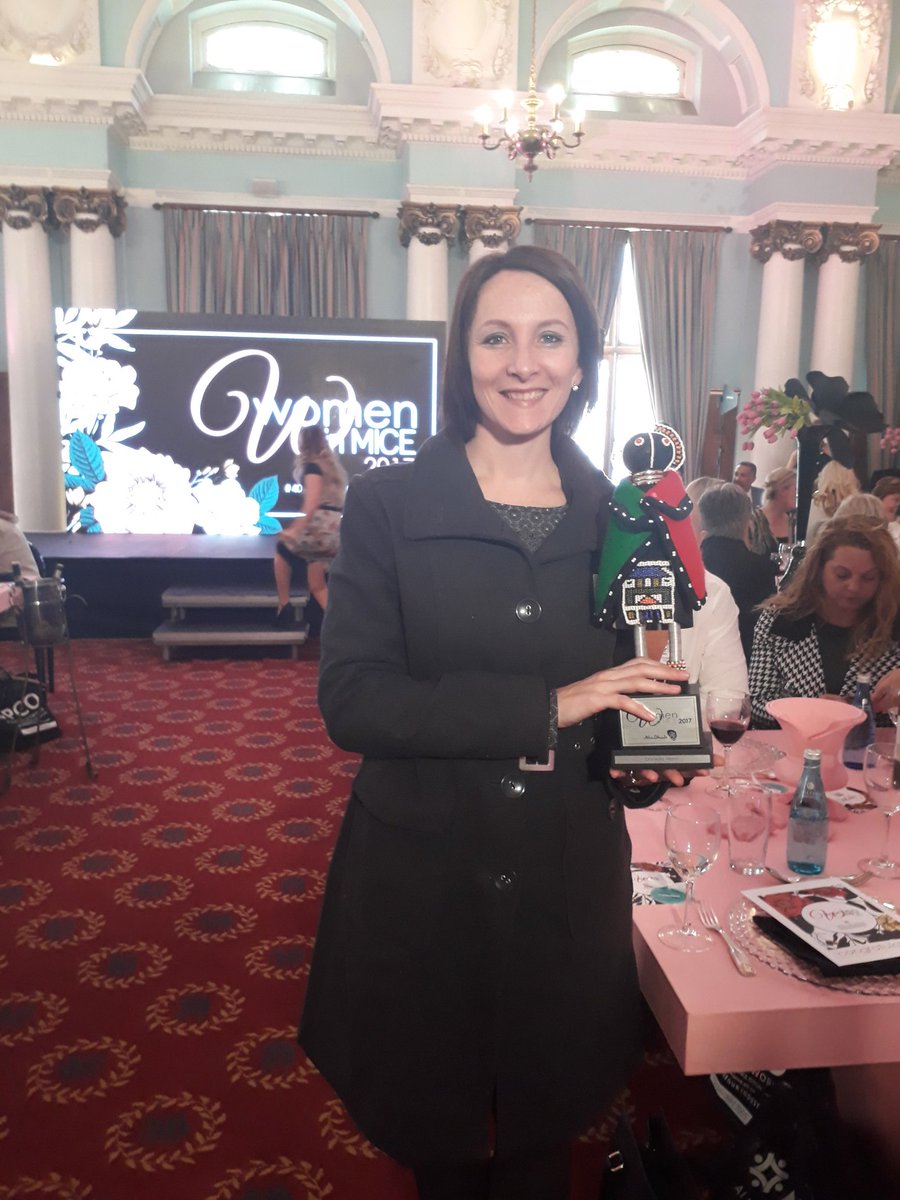 Henn_Danielle's tweet photo. Honoured to be part of this amazing group of woman! #40WIM @theplannerguru https://t.co/kt08QZvVlm