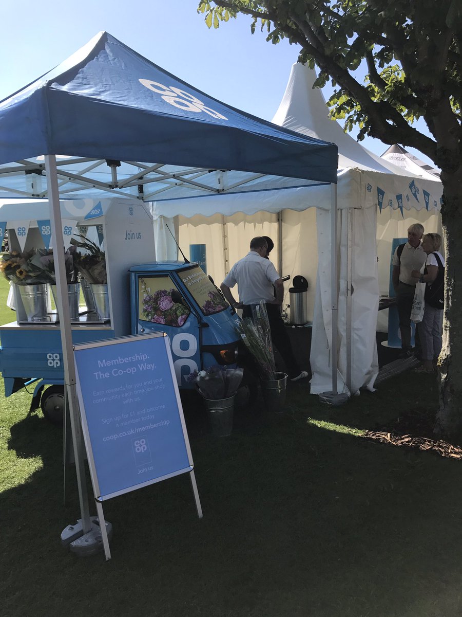 9211Shop's tweet photo. Come and join us @southportflower https://t.co/3QOa0OUFuq