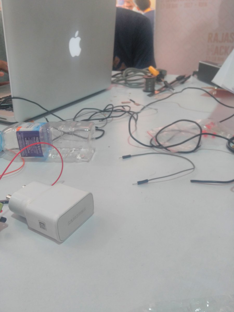 dhineshswift13's tweet image. #rajasthandigifest @beherestartup
Apple Says Think different
We say Code Different