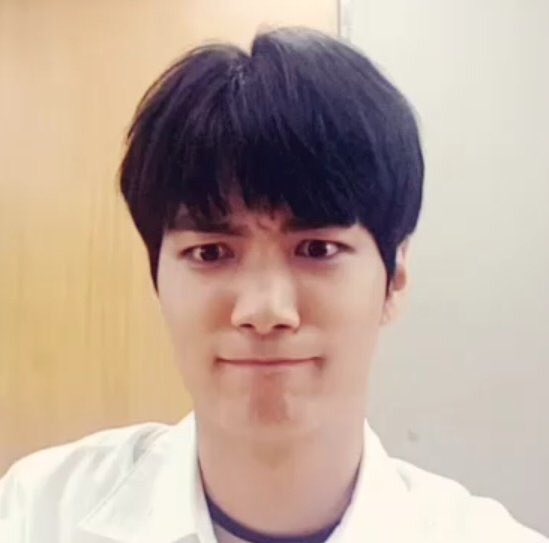 Mi_Station0608's tweet photo. 종현이에게서 하트가 보이지 않습니까...? https://t.co/cGkJe94kp0