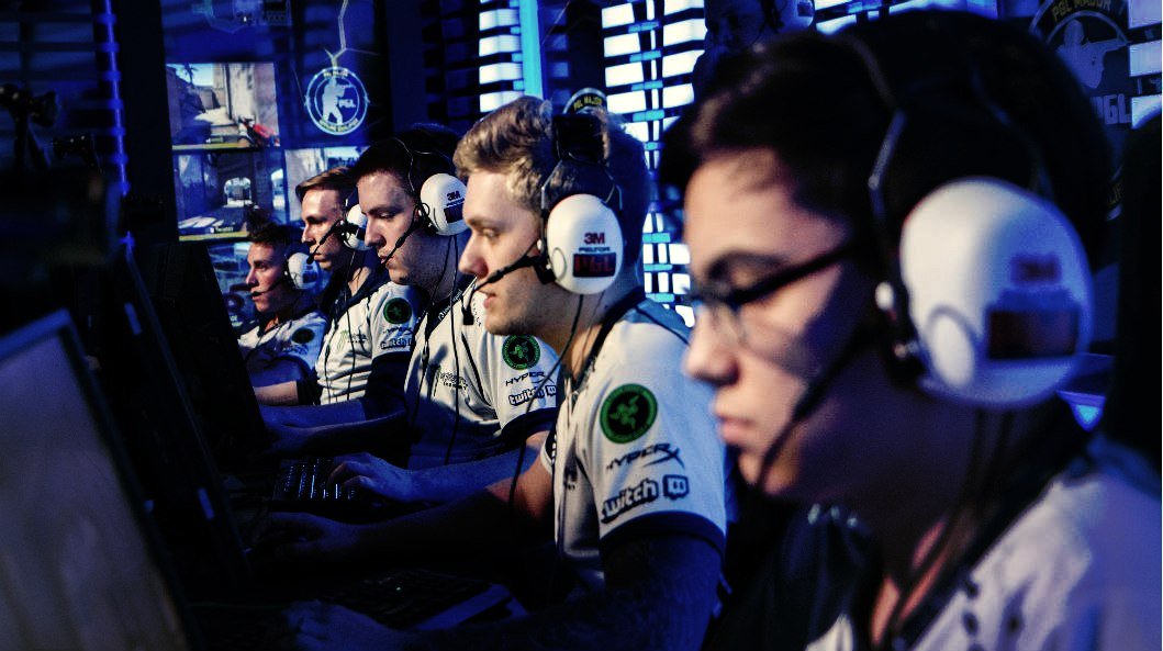 go_gor1lla's tweet photo. #nitr0 и #jdm64 рассказали: "#Team_Liquid не будет менять состав".
Ходят слухи, что вместо #EliGE в коллектив перейдет #mixwell. https://t.co/tmdOk1mB2e