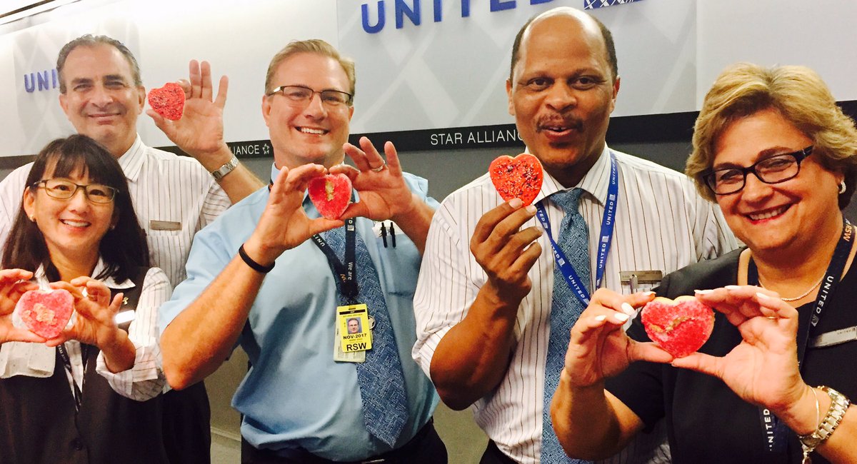 bmwacker's tweet photo. Award winning baker Janell ❤️her RSW coworkers! #teamwork #UARSW #beingunited @weareunited https://t.co/OHwSvxJD4x