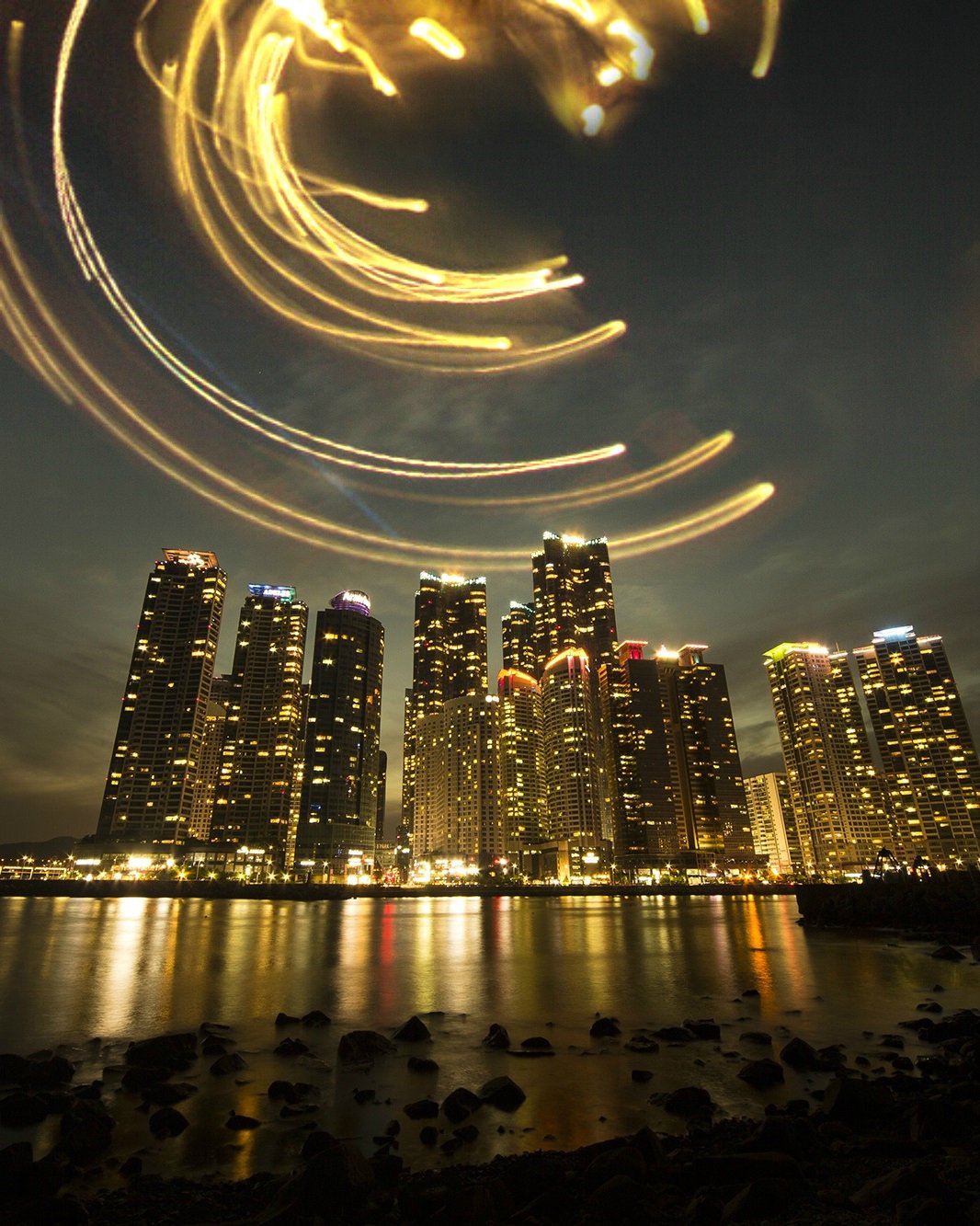 モトケン Oorer Pa Twitter 超高層ビル夜景が美しい Photo By Lee Seonghak 超高層ビル 夜景 美しい 都会 景色 風景 キレイ うっとりする この景色が一番好き 元気出る 明日も頑張ろう T Co Iytayecnii