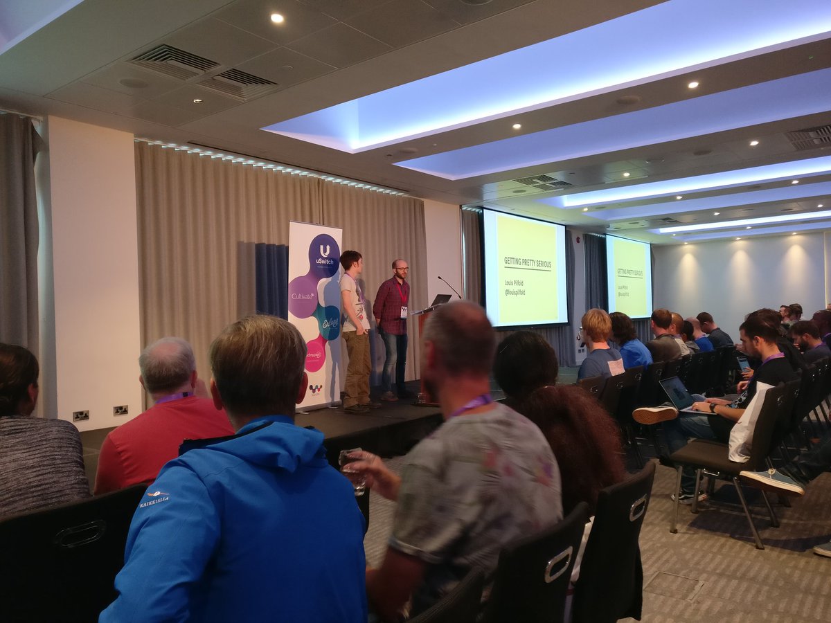 mariaInTech's tweet image. Getting pretty serious with Louis on stage! #ElixirLDN @LdnElixir Go team @Honeycomb_tv  🙌👌🤙