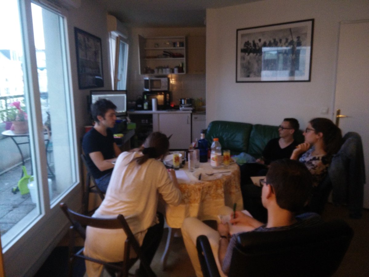 _Filiski's tweet photo. Hier soir c'était une formation #HTML #CSS à #Filiski
Important que les commerciaux connaissent les bases de la technique :D https://t.co/BLdgrtWJ7P