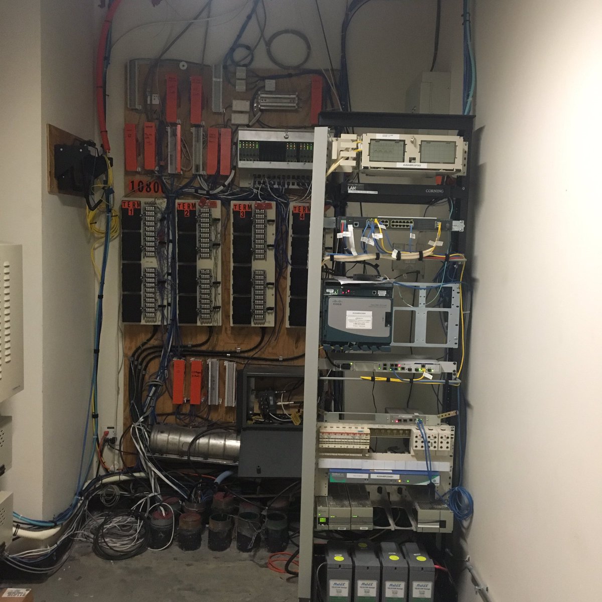 CablingAustin's tweet image. #structuredcablingAustinTx #officeethernetwiring #voicecable #datacsbling Austin Cabling Systems #networkwiring #cat6quote 512-574-1288