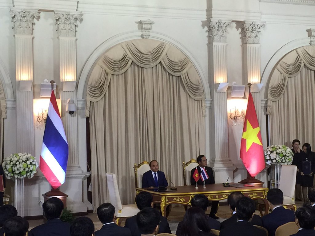 wkankanit's tweet photo. #vietnam #primeminister visits #Thailand for the first time. https://t.co/U47vWAOqbD