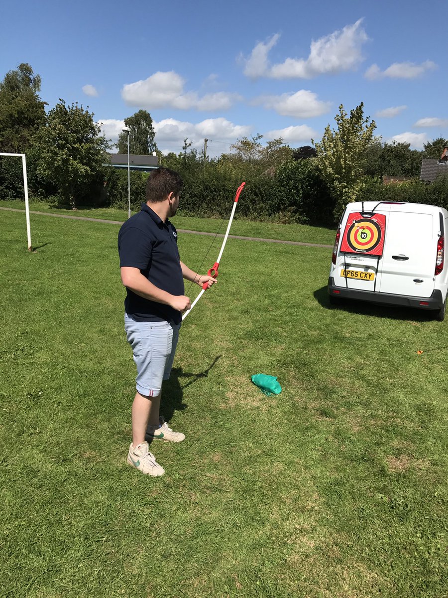 Ceri_MHA's tweet photo. Our very own Robin Hood teaching the masses here at Carbonne Park! #familyfun #onitlikecarbonneit https://t.co/aBNBLDdI7l