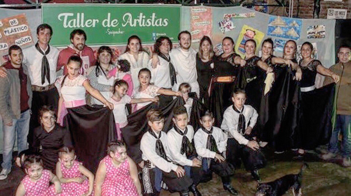 tasuipacha's tweet photo. Cierre de la #Multimuestracultural del @tasuipacha faltaban algunos pero casi casi! #suipacha https://t.co/7VWNZY9rfU