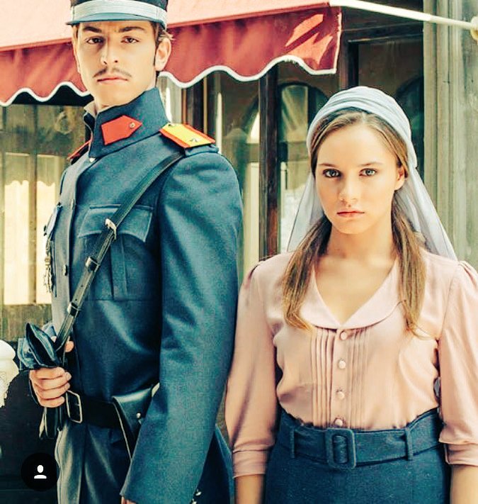 senkimisectin's tweet photo. senin çiftin hangisi ? #senkimiseçtin 

#HiLeon diyorsan RT ➰
#AsBar diyorsan FAV ➰

#MirayDaner #BoranKuzum
#SeçkinÖzdemir #NilayDeniz https://t.co/bLeNQEQMYG