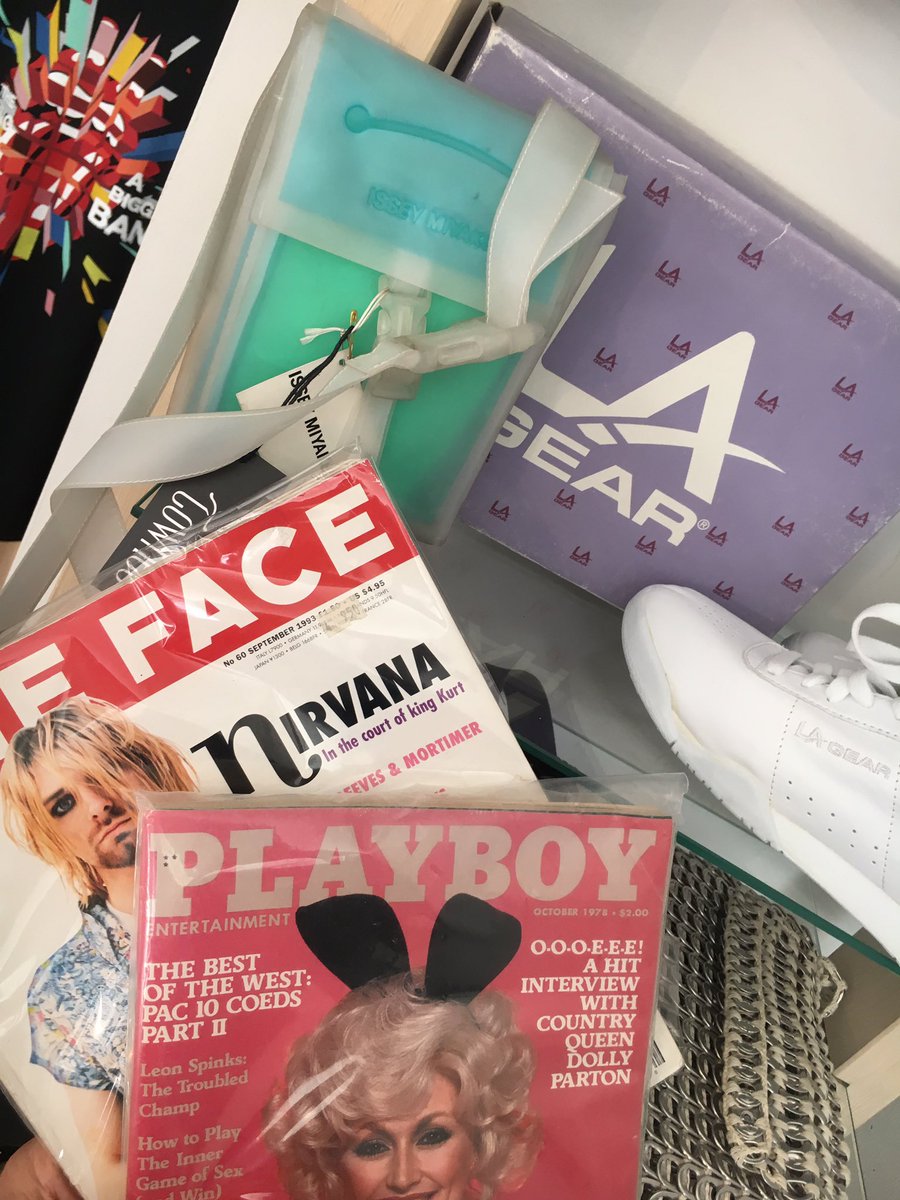 fetischterranov's tweet photo. #townesberlin #iconsoffashion #martinmargiela  #isseymiyake #dollyparton #theFacemagazine #LAgear #StudioOne @Townes_Berlin #Linienstr.56 🏴 https://t.co/VE6Nxebxhg