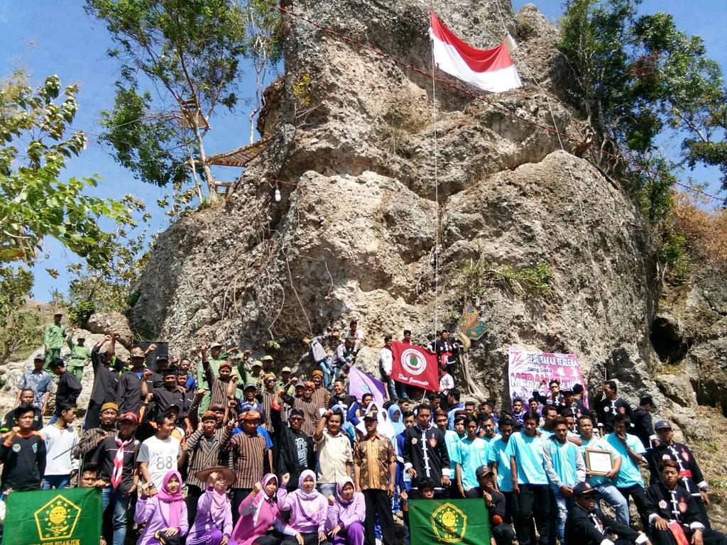 YadiKhoiri's tweet photo. Dimana pun ada tanah, di mana pun ada air, tetap satu tanah dan air Indonesia yang ku cinta, aku bangga menjadi pemuda Indonesia
#RI17 #17an https://t.co/1OrI7tvwP7